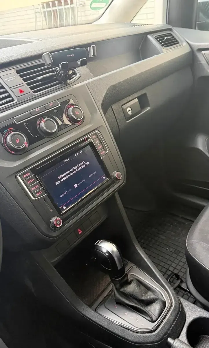 Gebraucht VW Transporter 102 PS (75 kW) 2020 Weiß Van