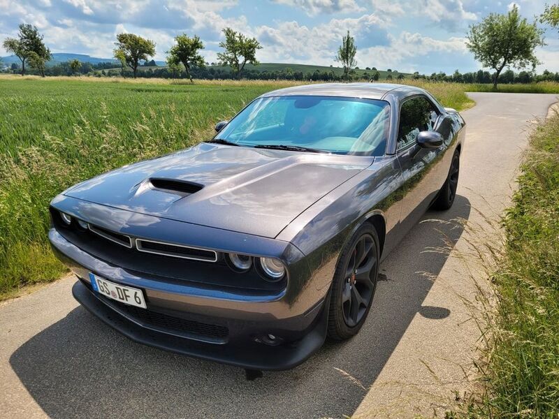 Grau Gebraucht 2016 Dodge Challenger Coupé | 29.900 € - Bild 1/4