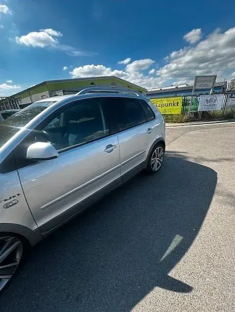 Używany VW Polo Cross 75 KM (55 kW) 2004 Srebrny Hatchback