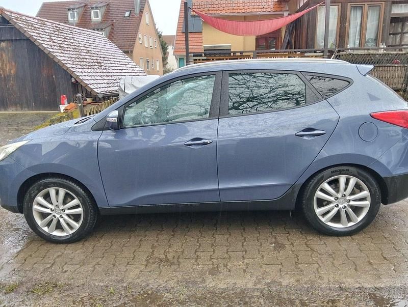 Gebraucht Hyundai ix35 136 PS (100 kW) 2012 Blau SUV