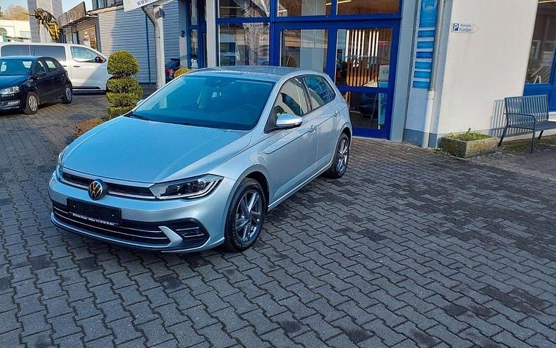Gebraucht VW Polo Style 95 PS (69 kW) 2023 Silber Limousine