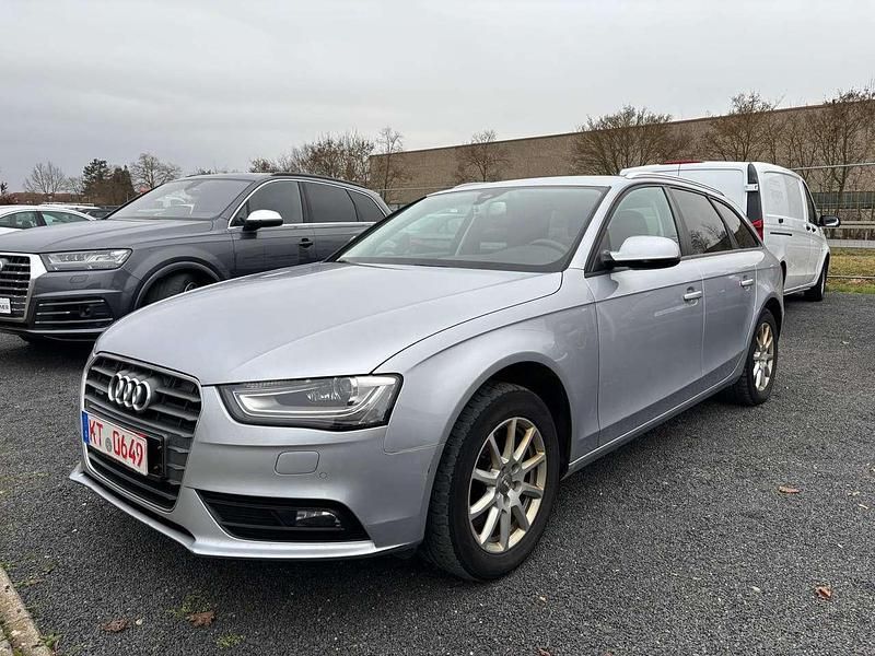 Silber Gebraucht 2015 Audi A4 Ambiente Kombi | 7.790 € (Guter Preis) - Bild 1/4
