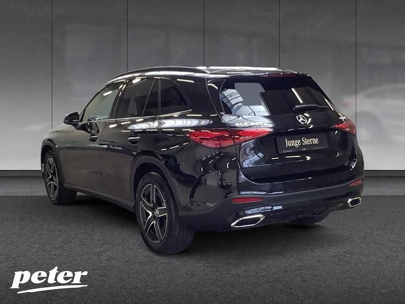 Gebraucht Mercedes GLC450 AMG 367 PS (269 kW) 2024 Obsidianschwarz SUV