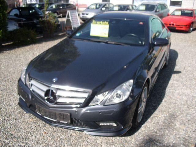 Grau Gebraucht 2009 Mercedes E350 Coupé | 12.990 € (Fairer Preis) - Bild 1/4