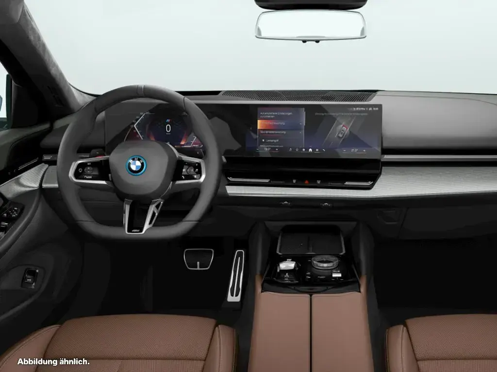 Gebraucht BMW 550e M Sport 489 PS (359 kW) 2025 Grün Kombi