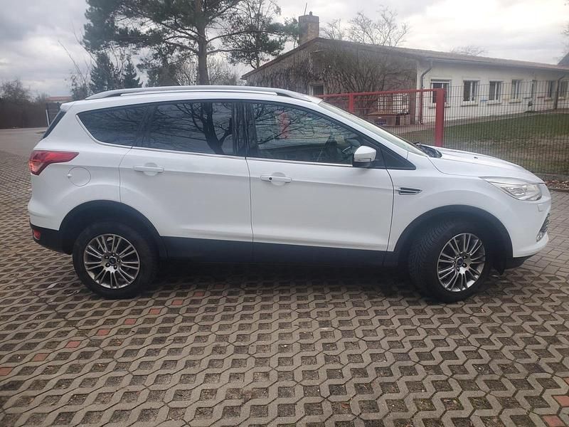 Gebraucht Ford Kuga 140 PS (102 kW) 2014 Weiß SUV