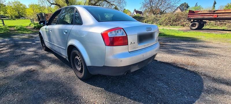 Second-hand Audi A4 102 CP (75 kW) 2003 Argintiu Berlinǎ