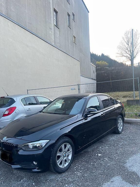 Gebraucht BMW 316 Sport Line 116 PS (85 kW) 2012 Schwarz Limousine