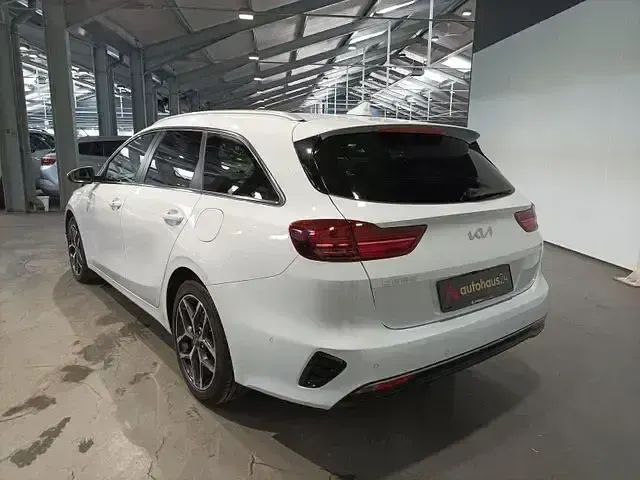 Gebraucht Kia Ceed Platinum 160 PS (117 kW) 2024 Weiß Kleinwagen
