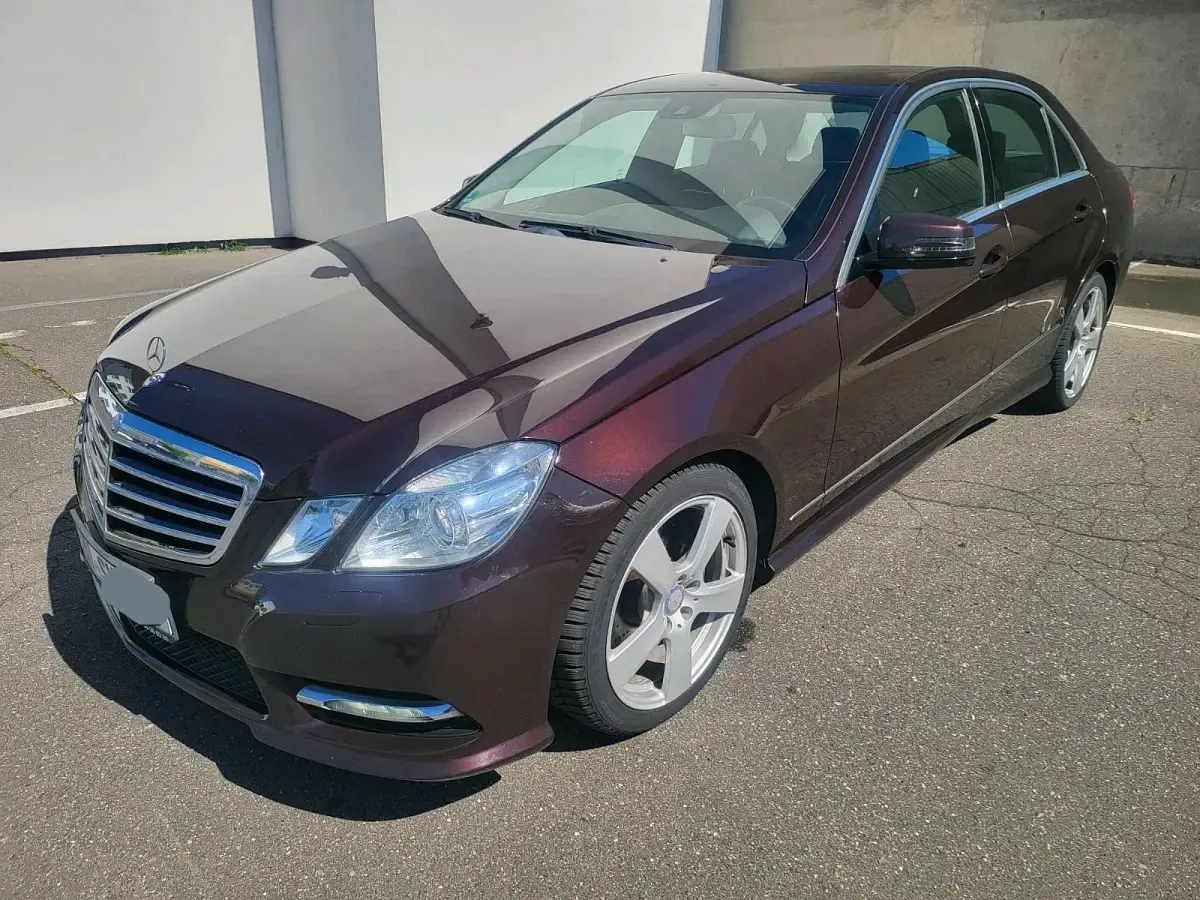 Gebraucht Mercedes E250 Avantgarde 204 PS (150 kW) 2012 Braun Limousine