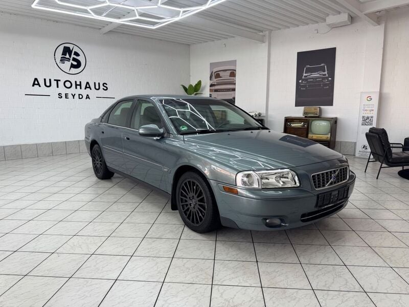 Grün Gebraucht 2003 Volvo S80 Comfort Limousine | 4.970 € (Fairer Preis) - Bild 1/4
