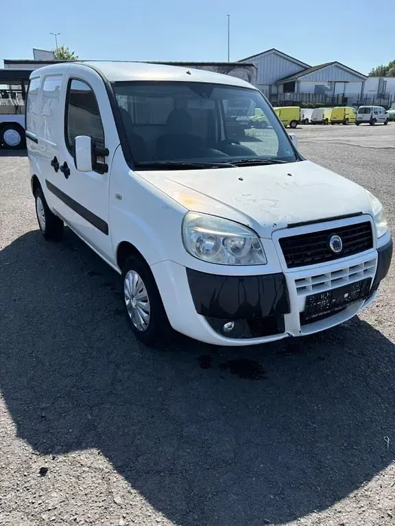 Gebraucht Fiat Doblò 101 PS (74 kW) 2008 Weiß Van / Kleinbus