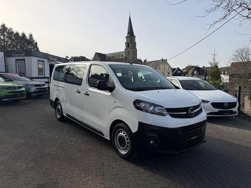 Gebraucht Opel Vivaro 120 PS (88 kW) 2022 Weiß Van / Kleinbus