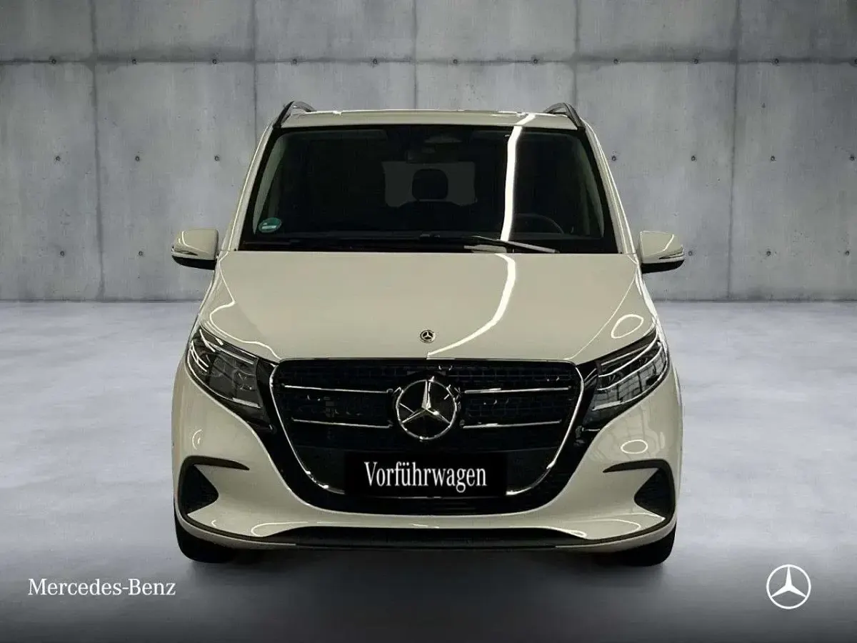 Gebraucht Mercedes V250 Style 190 PS (139 kW) 2025 Bergkristallweiß Van / Kleinbus