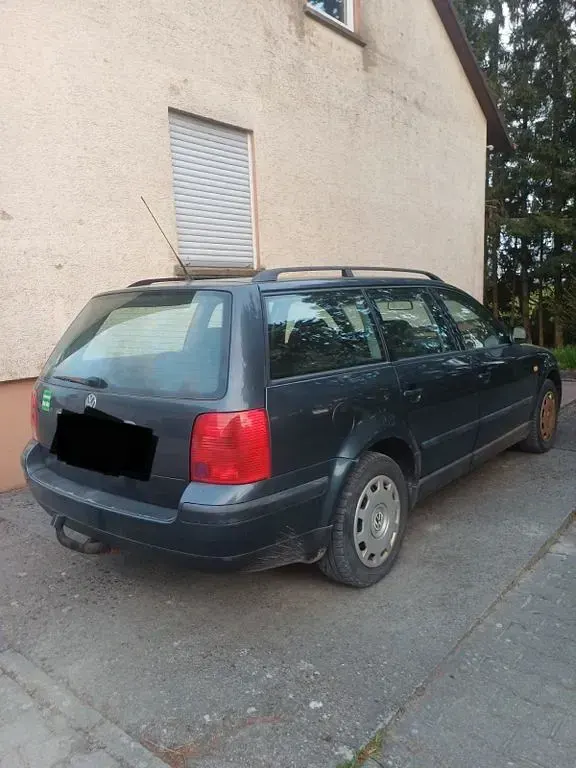 Gebraucht VW Passat Basis 110 PS (80 kW) 1999 Schwarz Kombi