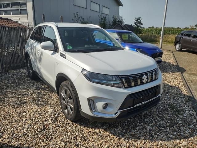 Weiß Gebraucht 2022 Suzuki Vitara Comfort SUV | 18.990 € (Guter Preis) - Bild 1/4