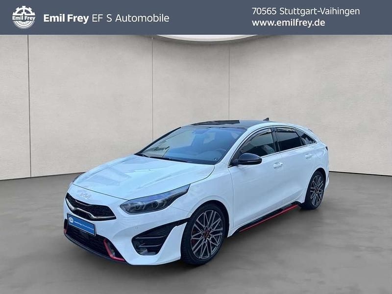 Weiß Gebraucht 2023 Kia ProCeed GT Coupé | 28.890 € (Fairer Preis) - Bild 1/4