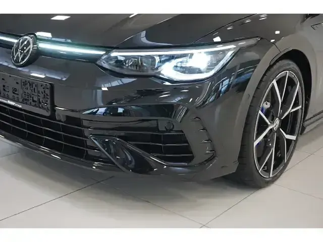 Gebraucht VW Golf VIII R 333 PS (244 kW) 2023 Schwarz Limousine