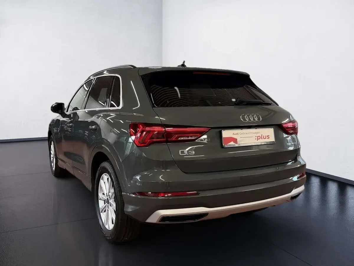 Gebraucht Audi Q3 Advanced 150 PS (110 kW) 2025 Nanograu metallic SUV