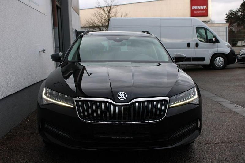 Gebraucht Skoda Superb Ambition 150 PS (110 kW) 2021 Cerna magic/black magic Kombi