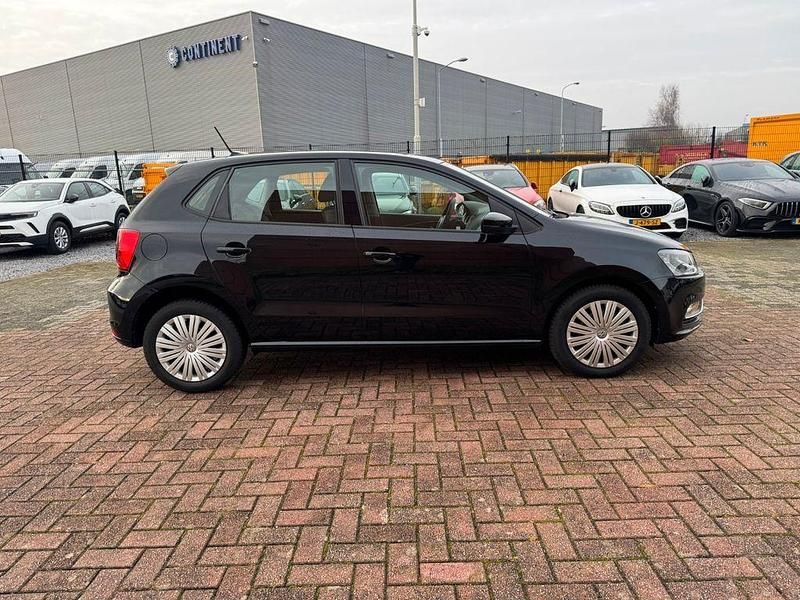 Gebraucht VW Polo Comfortline 90 PS (66 kW) 2016 Schwarz Limousine