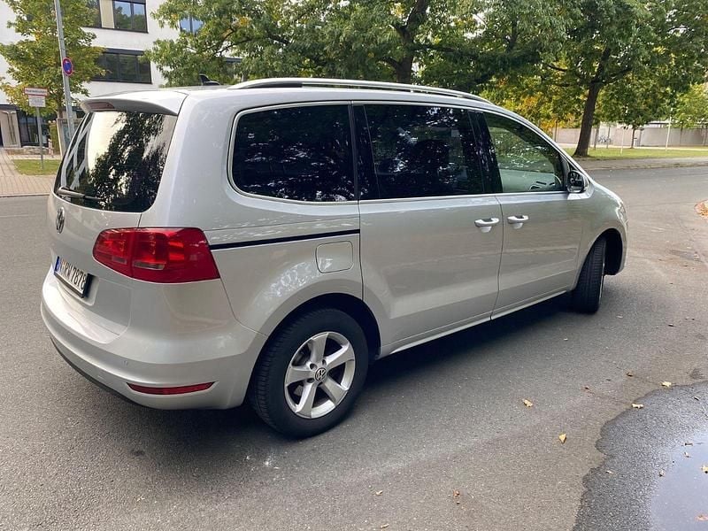 Gebraucht VW Sharan Highline 140 PS (102 kW) 2013 Silber Van / Kleinbus