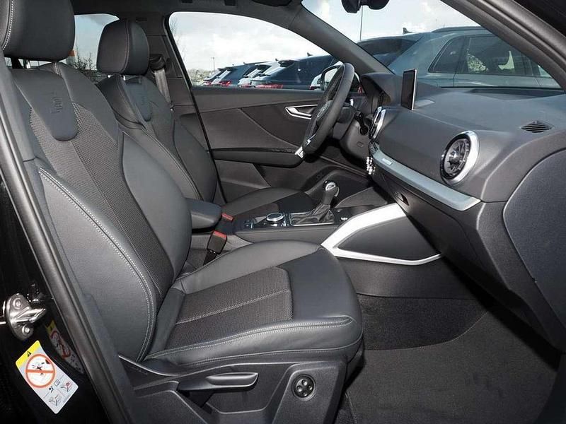 Gebraucht Audi Q2 S-Line 116 PS (85 kW) 2024 Mythosschwarz metallic SUV