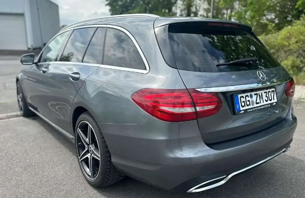 Gebraucht Mercedes C220 Avantgarde 170 PS (125 kW) 2017 Grau Kombi