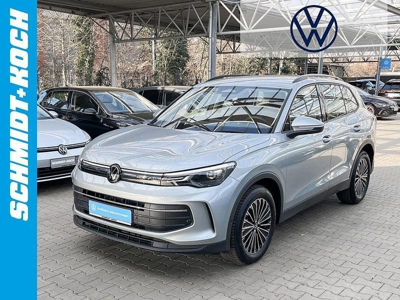 Oyster silver Gebraucht 2024 VW Tiguan Life SUV | 35.730 € (Fairer Preis) - Bild 1/4