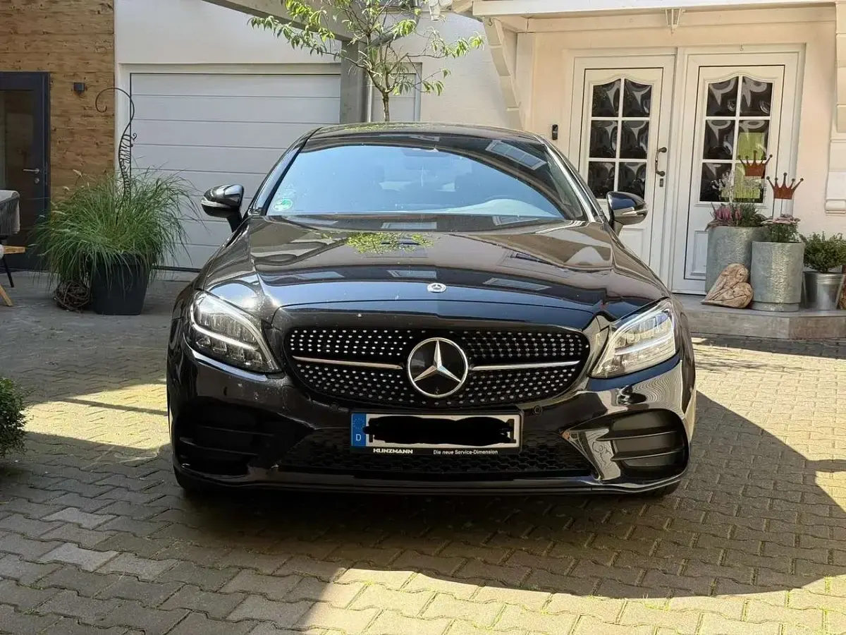 Gebraucht Mercedes C200 184 PS (135 kW) 2022 Schwarz Coupé