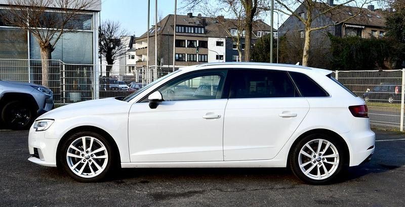 Gebraucht Audi A3 Sport 150 PS (110 kW) 2018 Weiß Limousine