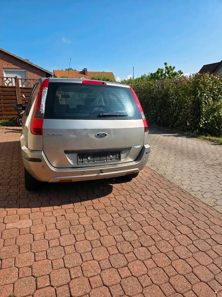 Gebraucht Ford Fusion 101 PS (74 kW) 2003 Kleinwagen