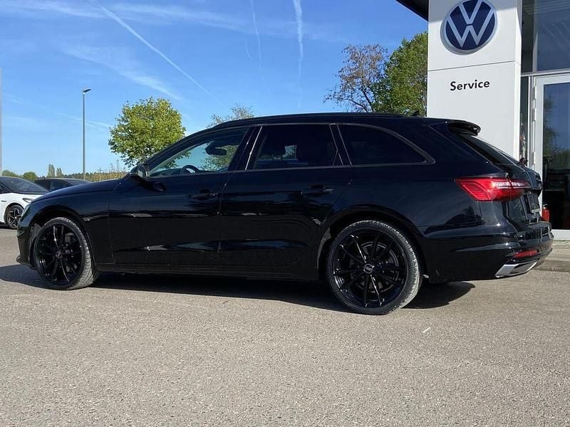 Second-hand Audi A4 150 CP (110 kW) 2022 Negru Break
