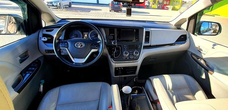 Gebraucht Toyota Sienna XLE 270 PS (198 kW) 2018 Weiß Van / Kleinbus