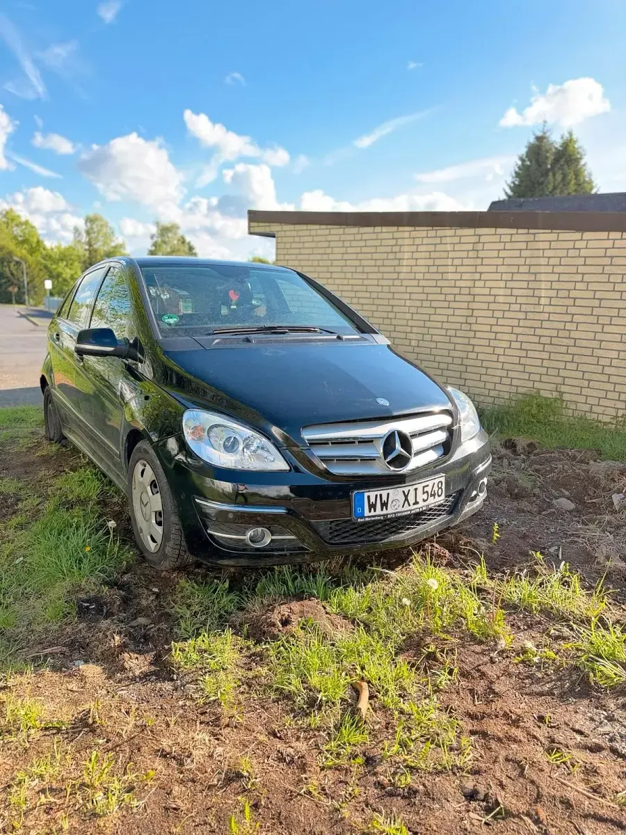 Gebraucht Mercedes B180 109 PS (80 kW) 2009 Schwarz Van / Kleinbus