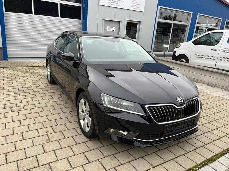 Schwarz Gebraucht 2018 Skoda Superb SportLine Limousine | 14.500 € (Superpreis) - Bild 1/4