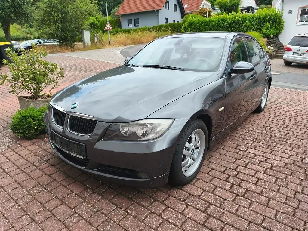 Gebraucht BMW 320 Sport Line 150 PS (110 kW) 2005 Grau Limousine