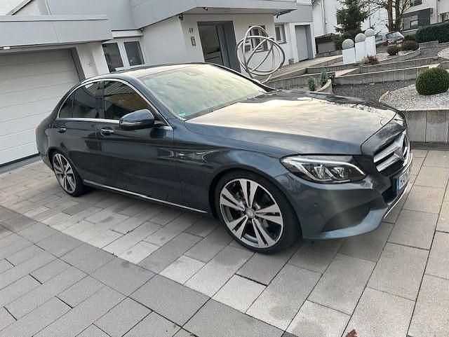 Grau Gebraucht 2016 Mercedes C220 Avantgarde Limousine | 18.950 € (Fairer Preis) - Bild 1/1