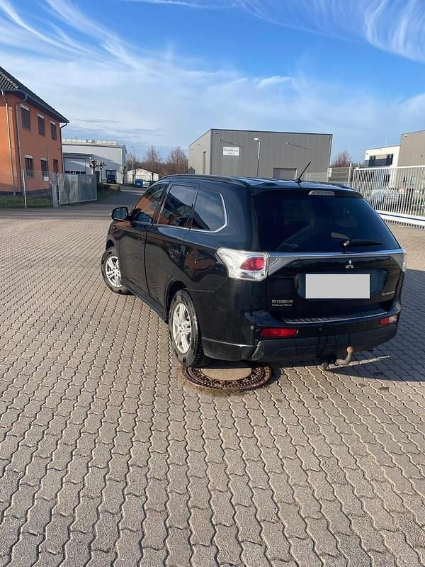 Gebraucht Mitsubishi Outlander 150 PS (110 kW) 2014 Schwarz SUV