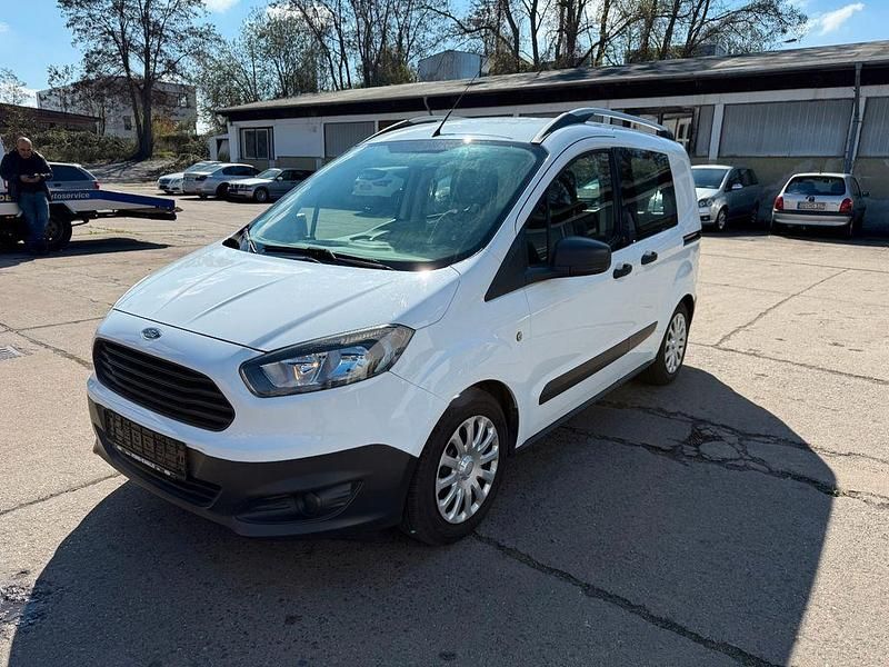 Gebraucht Ford Tourneo Courier 101 PS (74 kW) 2015 Weiß Van / Kleinbus