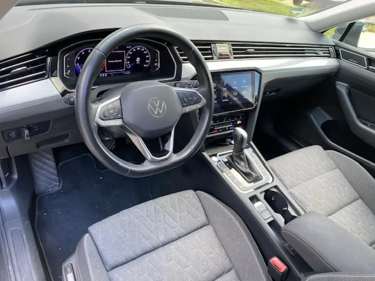 Gebraucht VW Passat Pro 150 PS (110 kW) 2023 Kombi