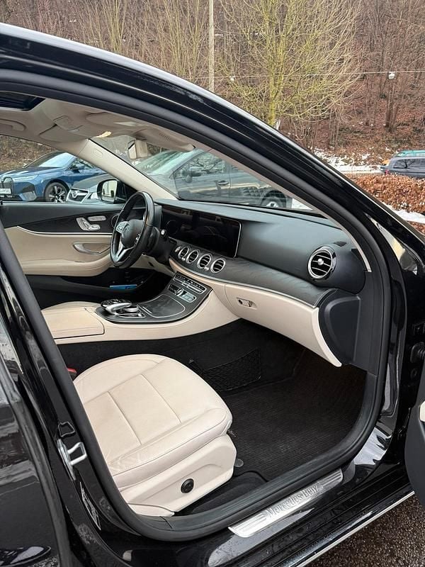 Gebraucht Mercedes E350 299 PS (219 kW) 2018 Schwarz Limousine