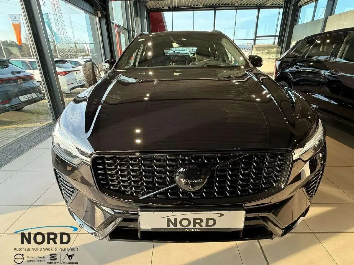 Gebraucht Volvo XC60 Ultra 250 PS (183 kW) 2025 Onyx black / metallic SUV
