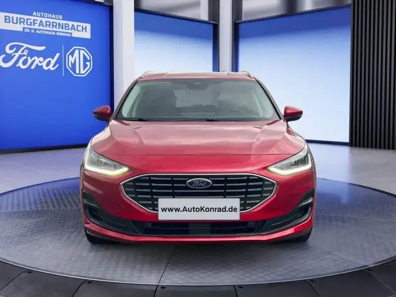 Gebraucht Ford Focus Titanium X 116 PS (85 kW) 2023 Fantasticrot metallic Kombi