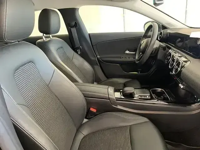 Gebraucht Mercedes CLA250e Shooting Brake 218 PS (160 kW) 2022 Nachtschwarz  unilack Kombi