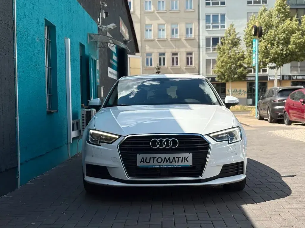 Gebraucht Audi A3 150 PS (110 kW) 2019 Weiß Limousine