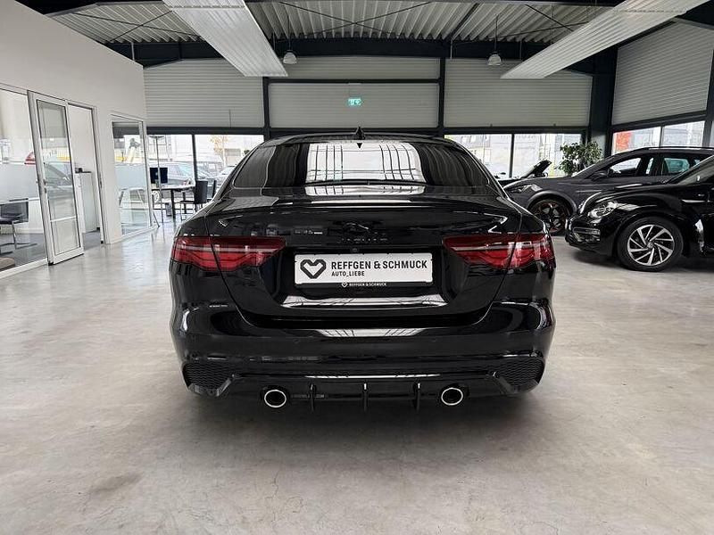 Gebraucht Jaguar XE R-Dynamic 250 PS (183 kW) 2021 Santorini black (metallic) Limousine