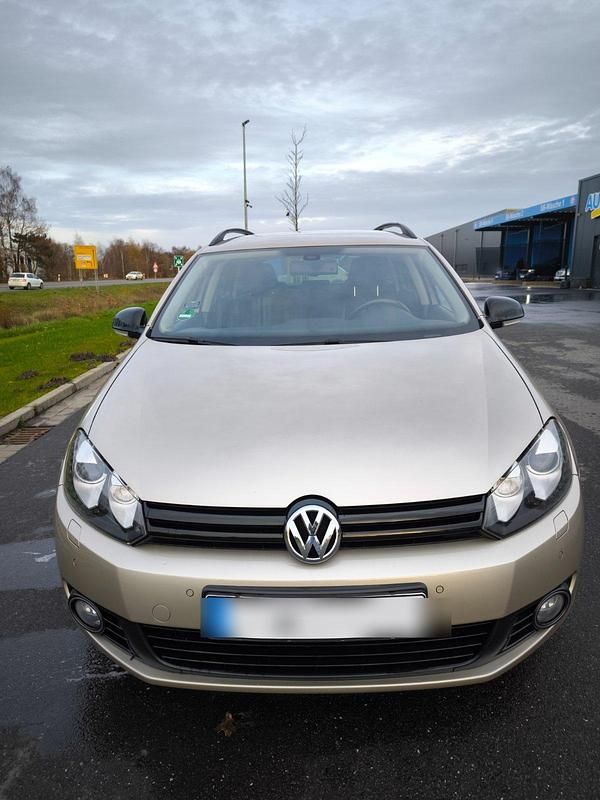 Gold Gebraucht 2012 VW Golf VI Match Kombi | 7.199 € (Fairer Preis) - Bild 1/4