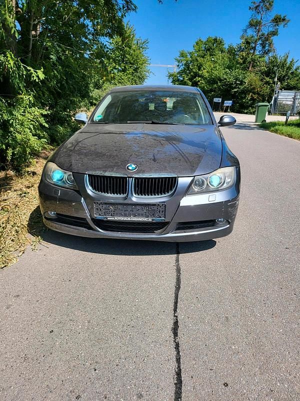 Grau Gebraucht 2006 BMW 320 Limousine | 1.250 € (Superpreis) - Bild 1/4