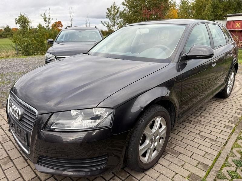 Grau Gebraucht 2009 Audi A3 Attraction Limousine | 5.500 € (Fairer Preis) - Bild 1/4